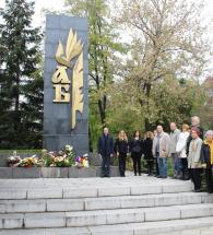 Цветя пред паметника на Будителите поднесоха в Хасково