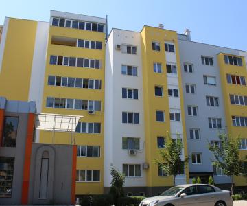 След: Блок на улица „Дунав“ 32 и улица „1 май“ 9